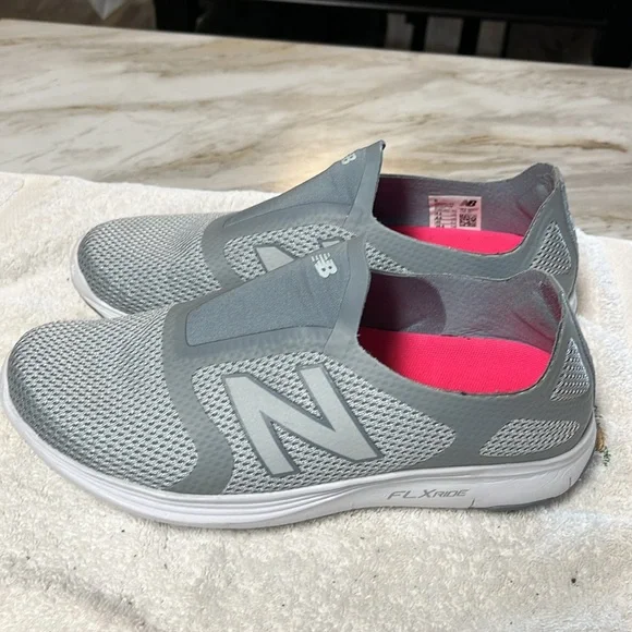 New balance slip on sneakers - Picture 2 of 12